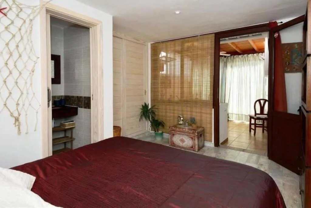 Estudio Sherazad Tías 0*,  Ισπανία